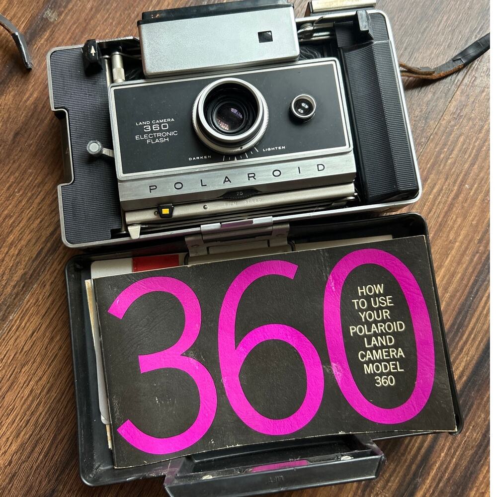 Polaroid Land Camera 360 Electronic Flash Timer 75 Film Speed With Manual VTG